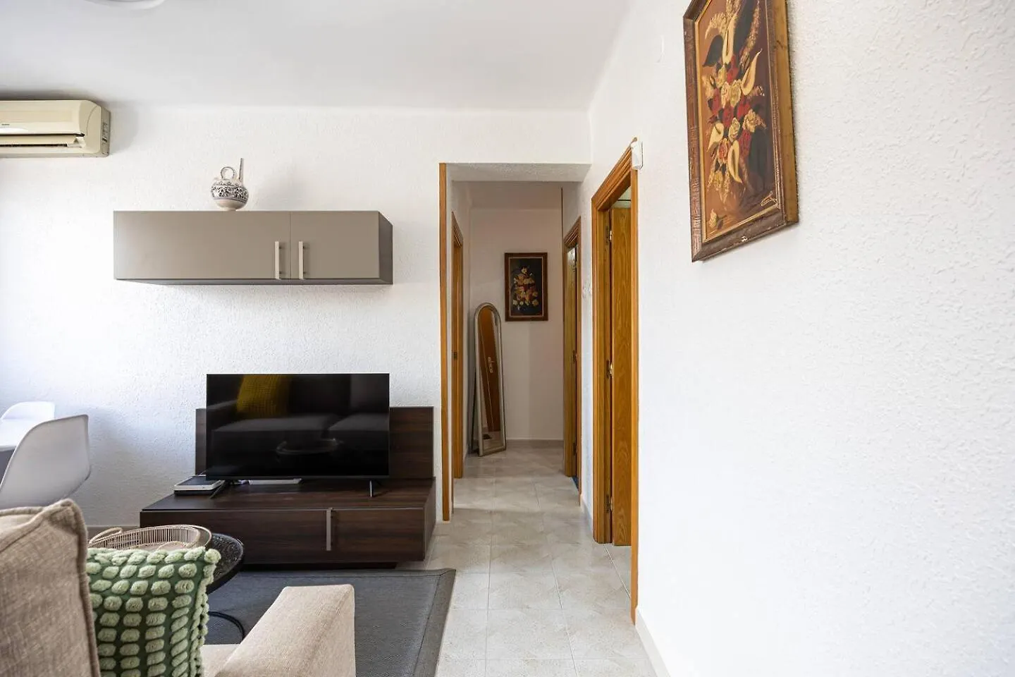 Cozy Apt In Cornella 2 Mins From The Metro La Gabarra Spanyolország